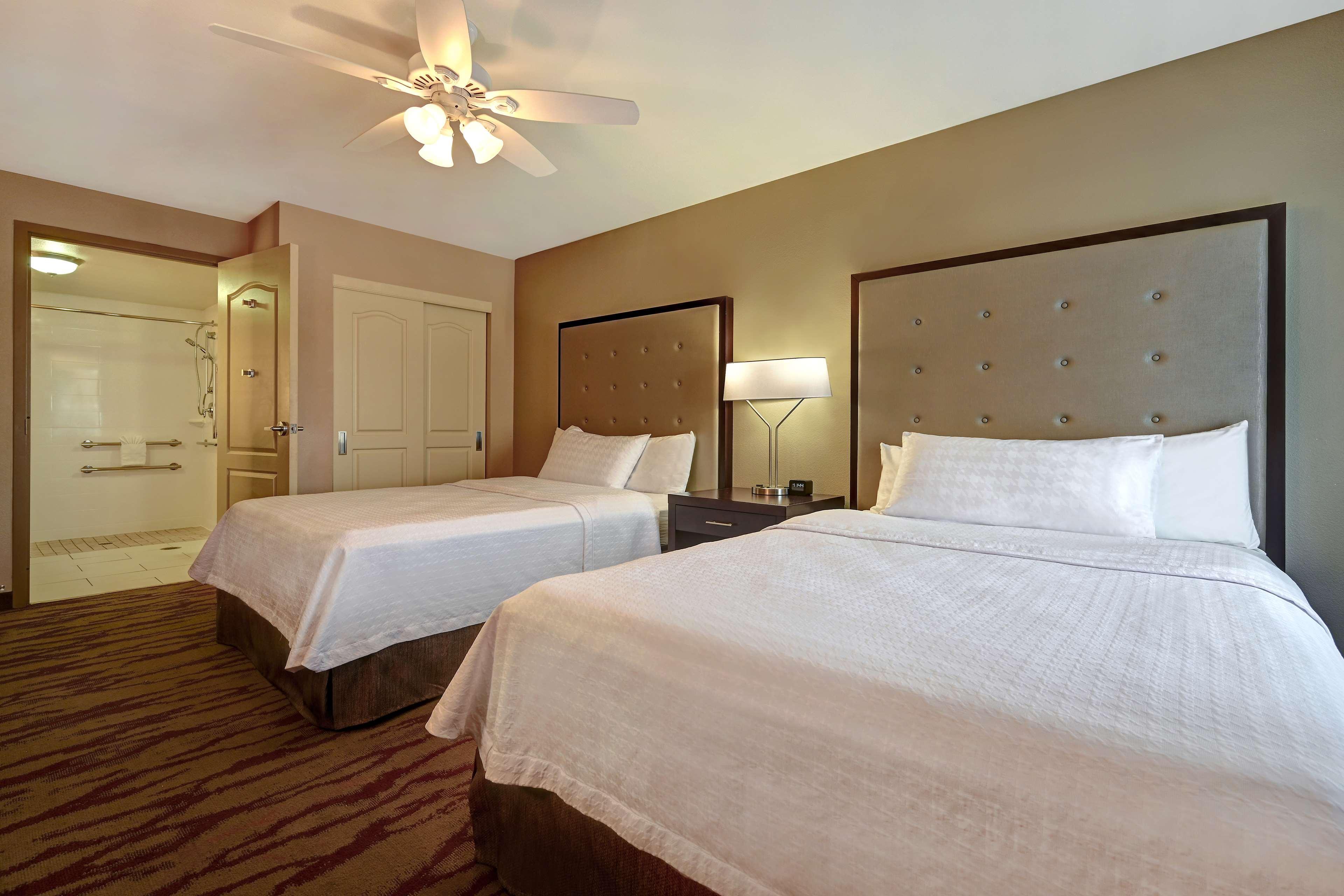โฮมวูดสวีท บายฮิลตัน อัลบูเกอร์กี แอร์พอร์ต โฮเต็ล Hotel แอลบูเคอร์คี ภายนอก รูปภาพ