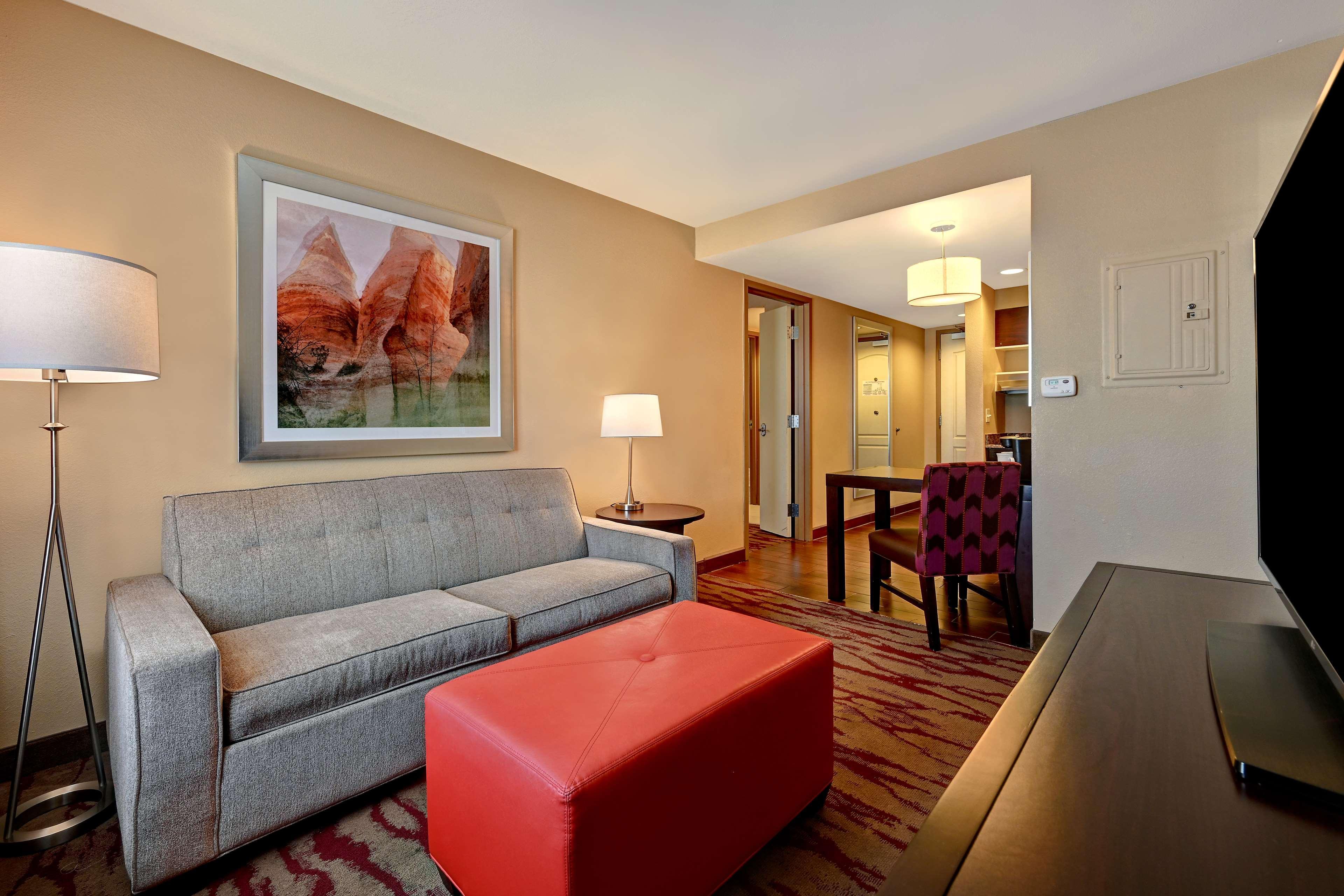 โฮมวูดสวีท บายฮิลตัน อัลบูเกอร์กี แอร์พอร์ต โฮเต็ล Hotel แอลบูเคอร์คี ภายนอก รูปภาพ